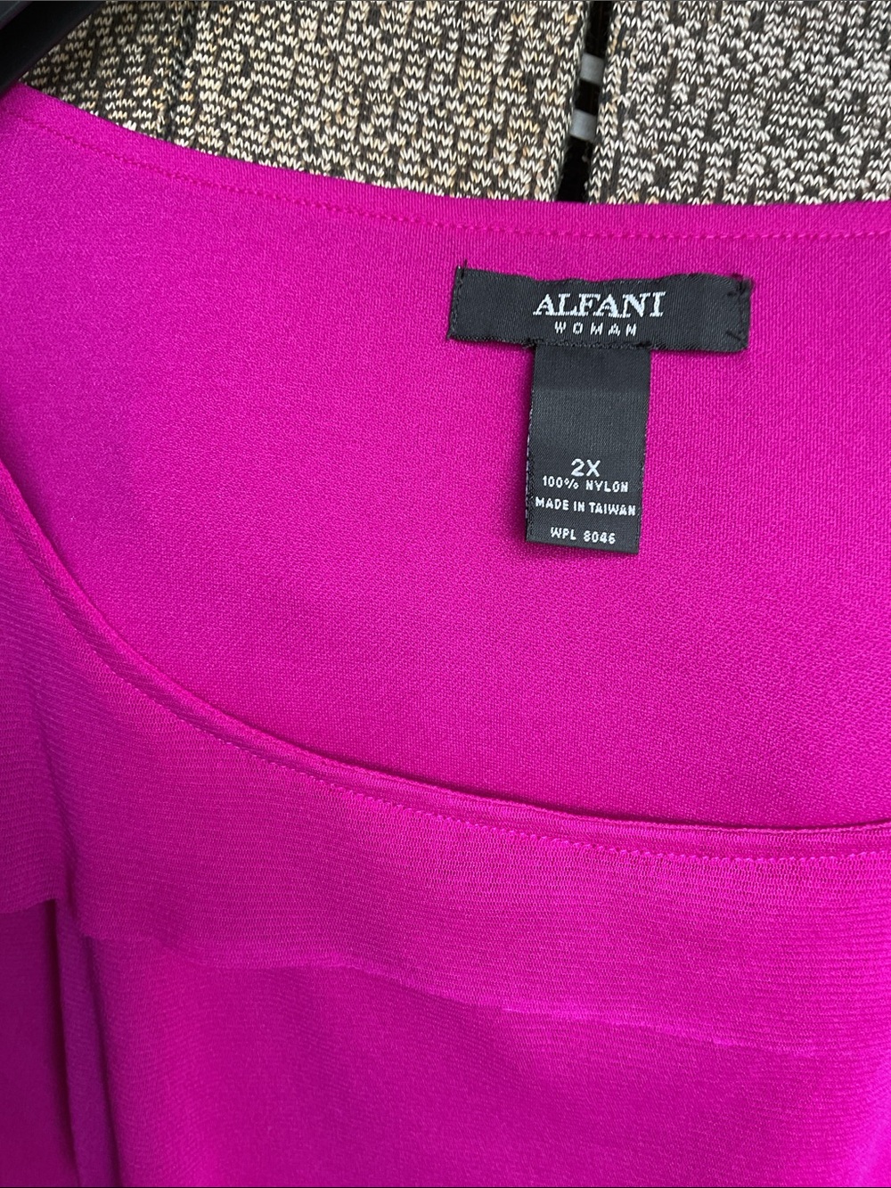 Pink blouse - Picture 6 of 6